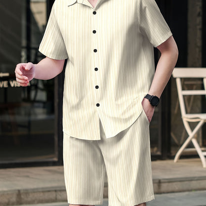 Conjunto de camisa de manga corta texturizada y pantalones cortos.
