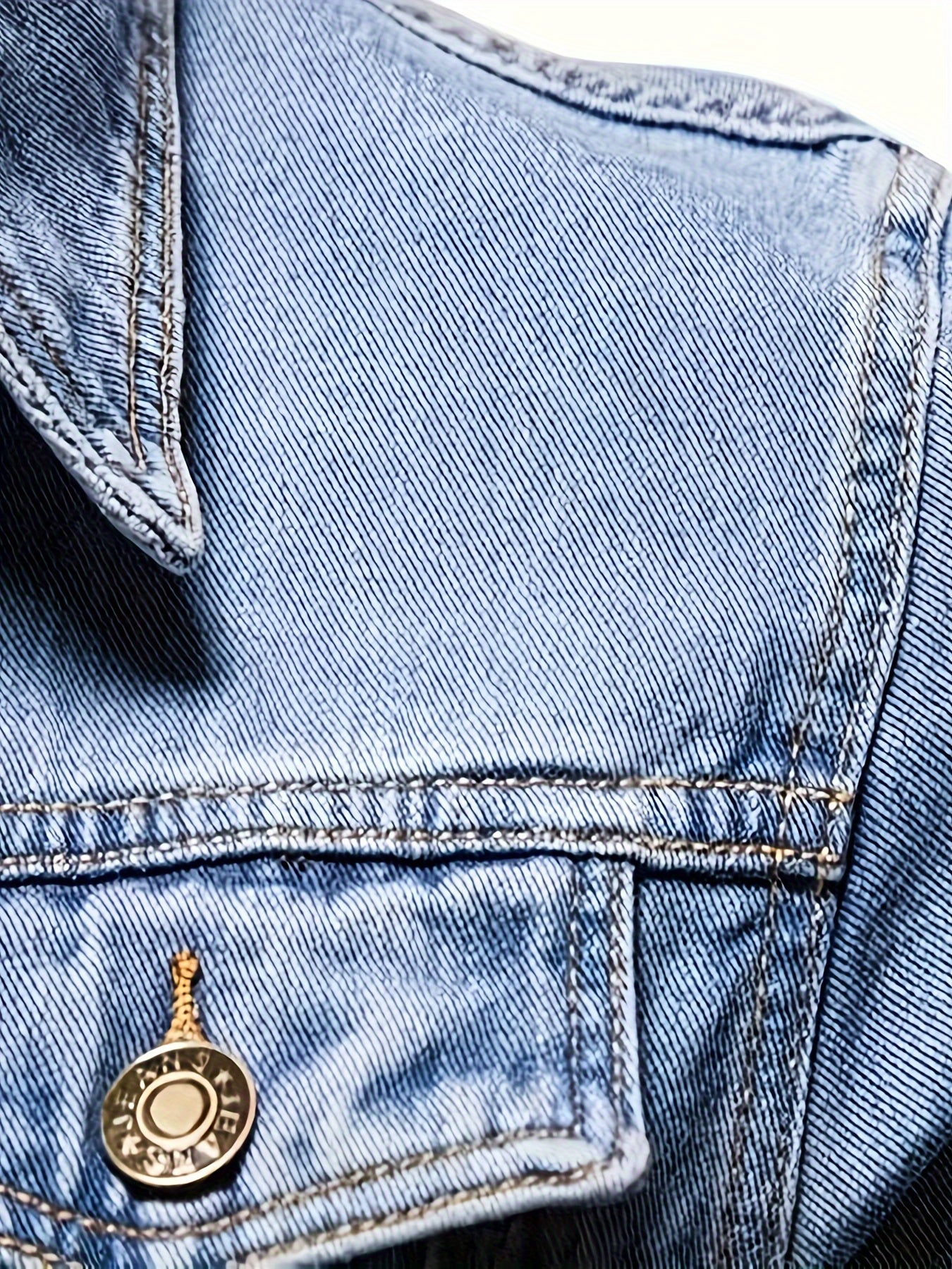 Chaqueta vaquera clásica con botones