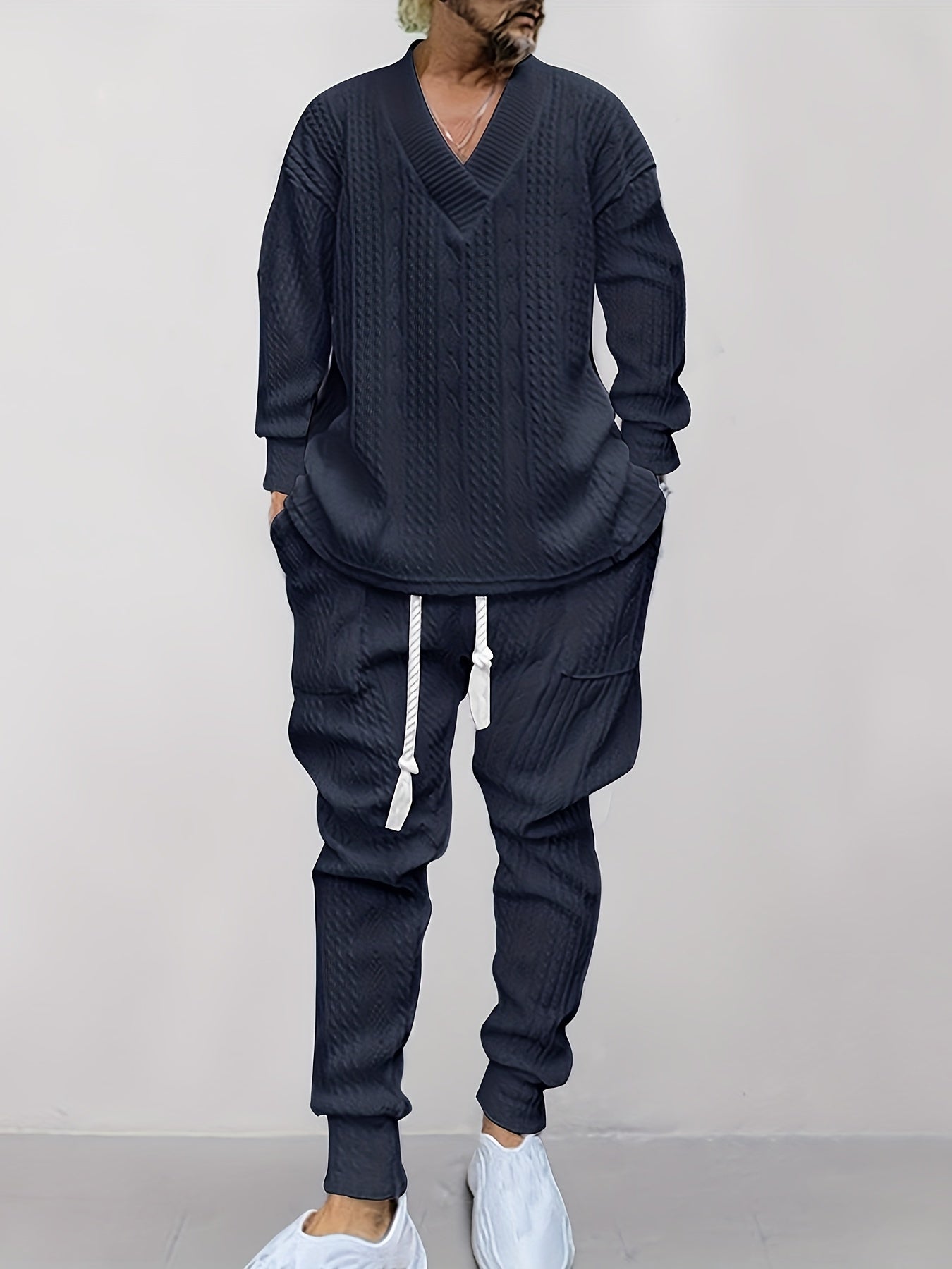 Conjunto de suéter con cuello en V de punto trenzado y pantalón