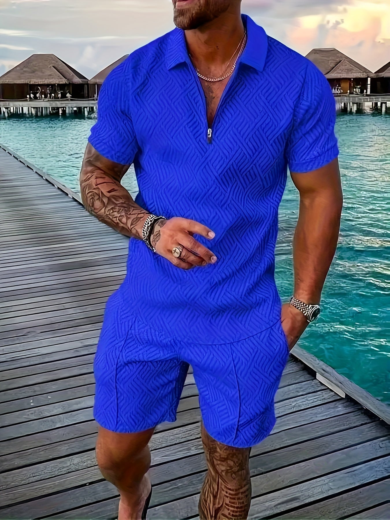 Strukturiertes Polo-Shirt mit Reißverschluss und Shorts-Set