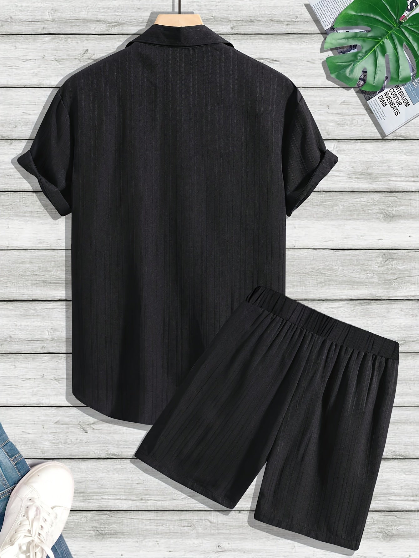 Conjunto de camisa de manga corta texturizada y pantalones cortos.