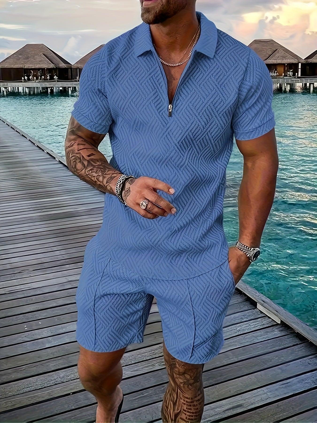 Strukturiertes Polo-Shirt mit Reißverschluss und Shorts-Set