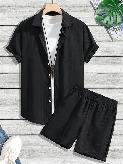 Conjunto de camisa de manga corta texturizada y pantalones cortos.