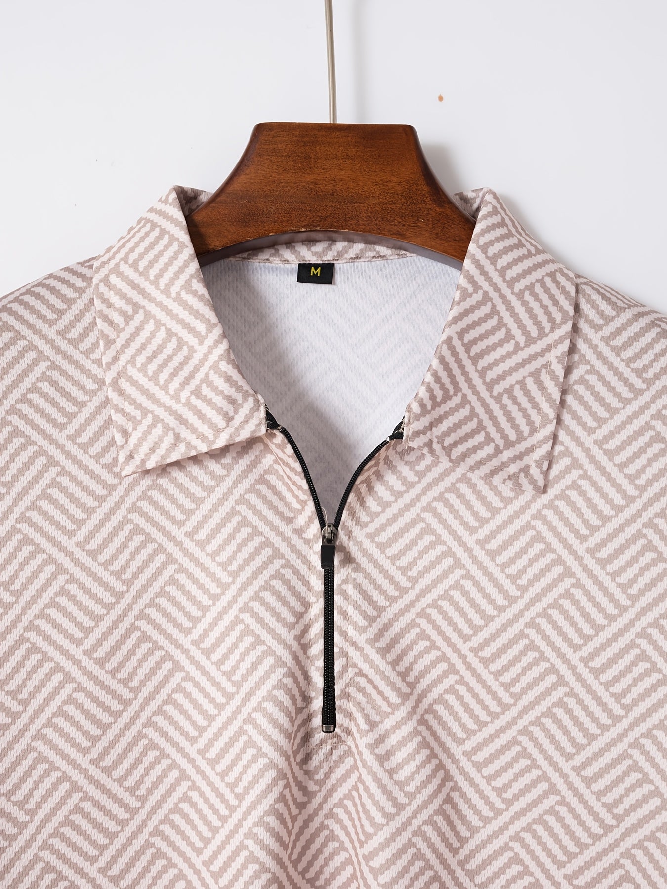 Strukturiertes Polo-Shirt mit Reißverschluss und Shorts-Set
