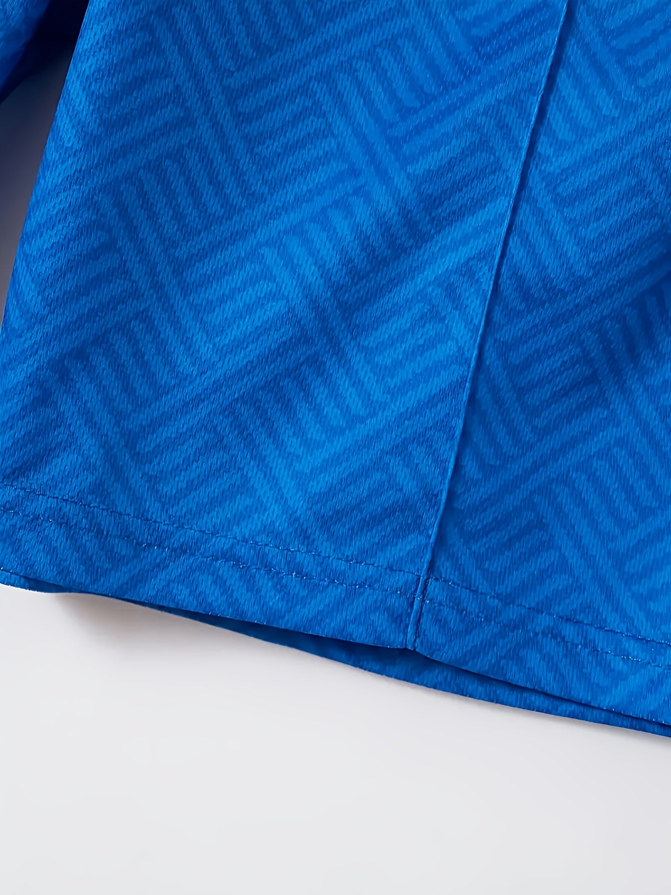 Strukturiertes Polo-Shirt mit Reißverschluss und Shorts-Set