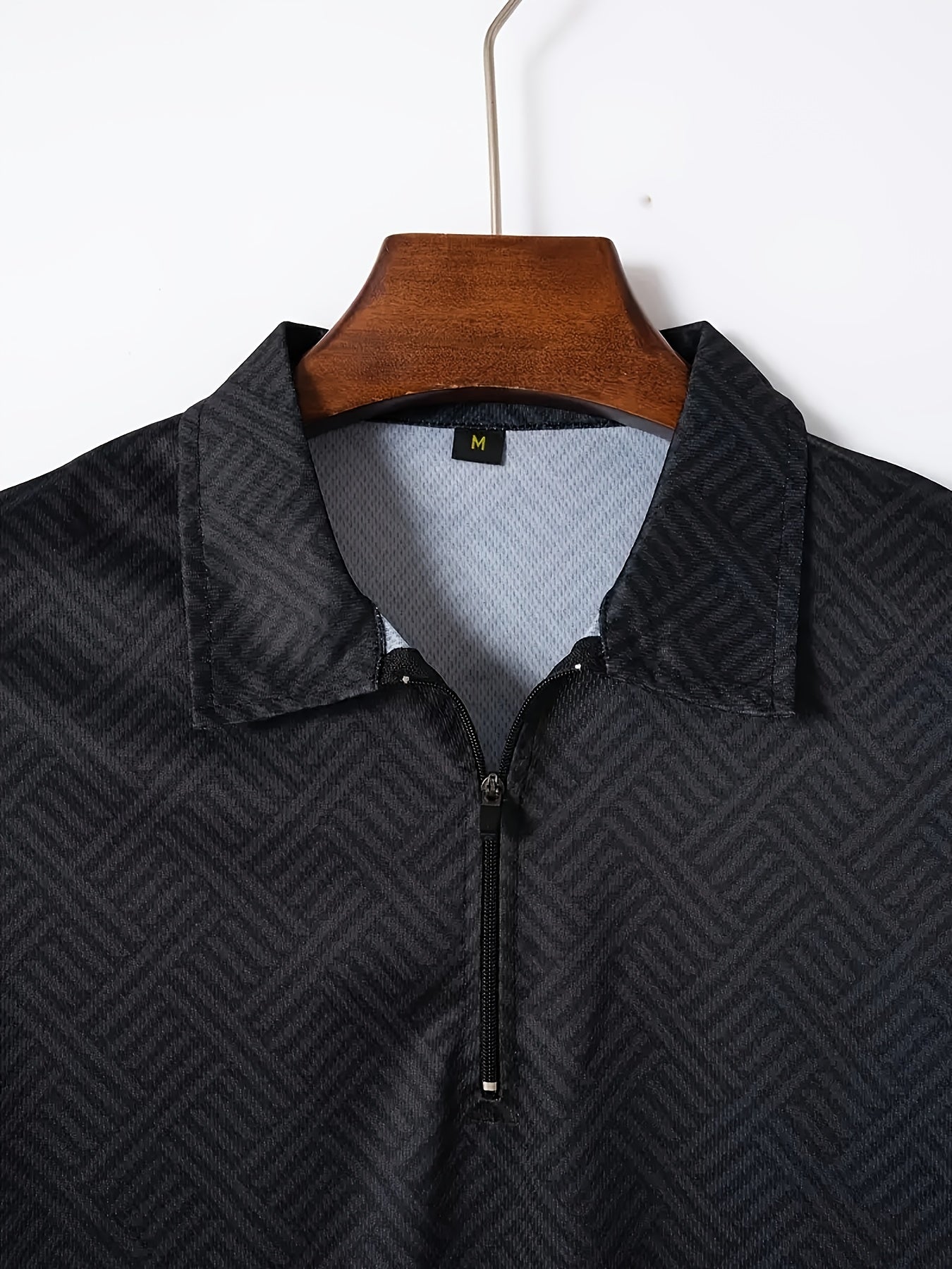 Strukturiertes Polo-Shirt mit Reißverschluss und Shorts-Set